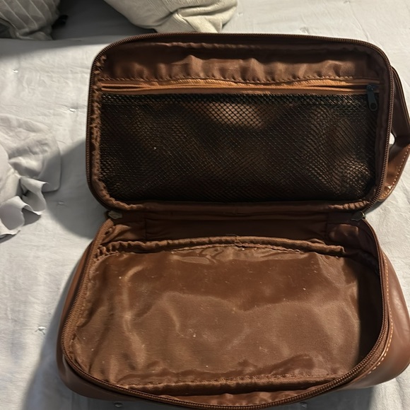 Penguin toiletry bag - Picture 3 of 5